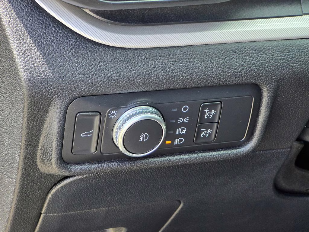 2020 Silver Spruce Metallic Ford Explorer XLT 4X4 SUV