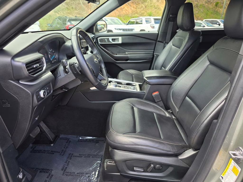 2020 Silver Spruce Metallic Ford Explorer XLT 4X4 SUV