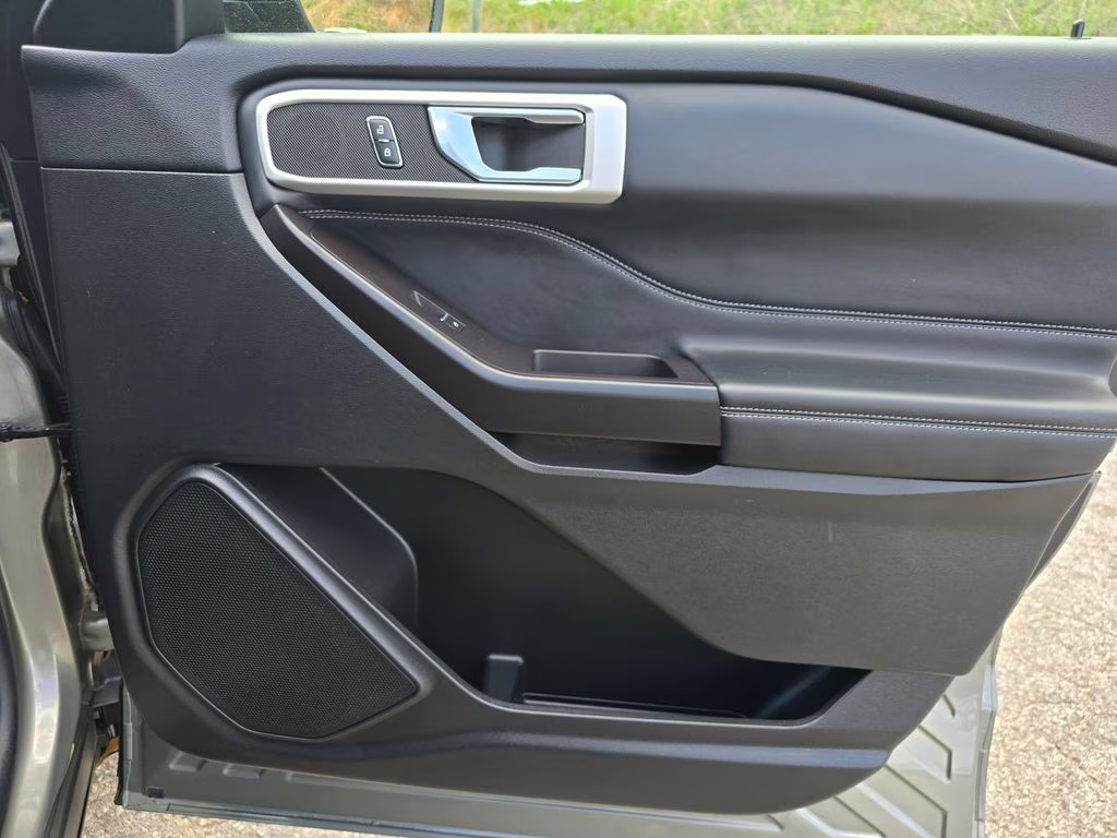 2020 Silver Spruce Metallic Ford Explorer XLT 4X4 SUV