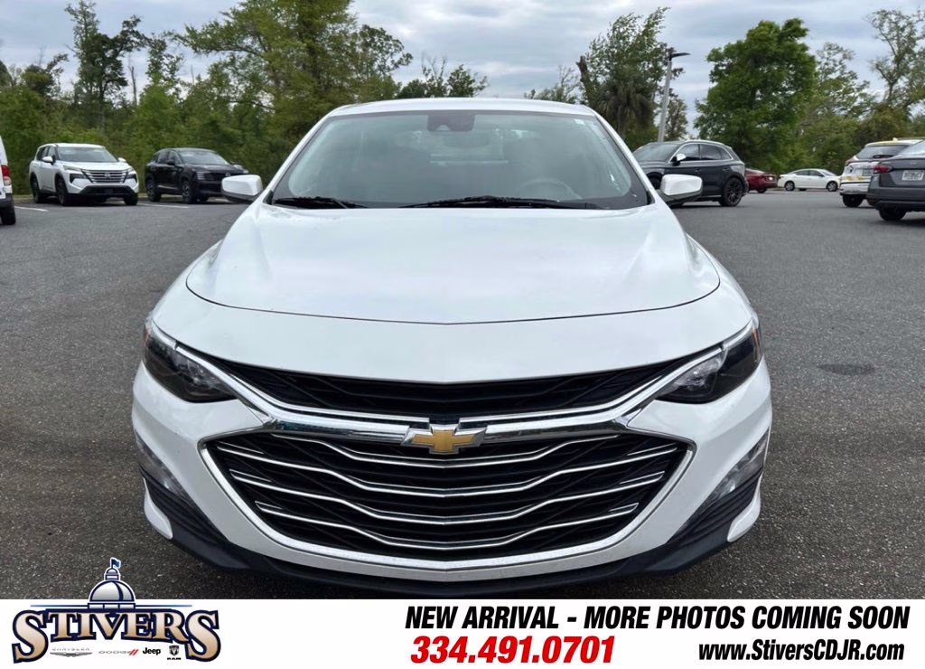 2024 Summit White Chevrolet Malibu LT FWD Sedan