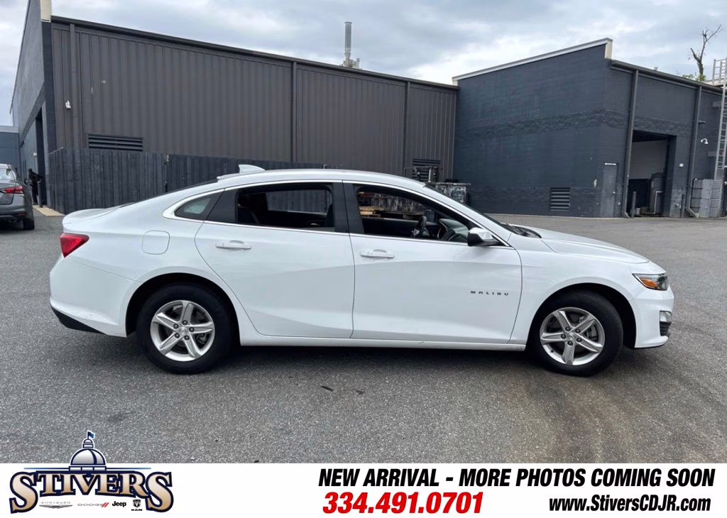 2024 Summit White Chevrolet Malibu LT FWD Sedan