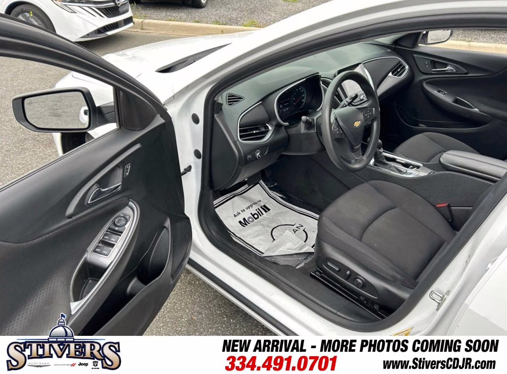 2024 Summit White Chevrolet Malibu LT FWD Sedan