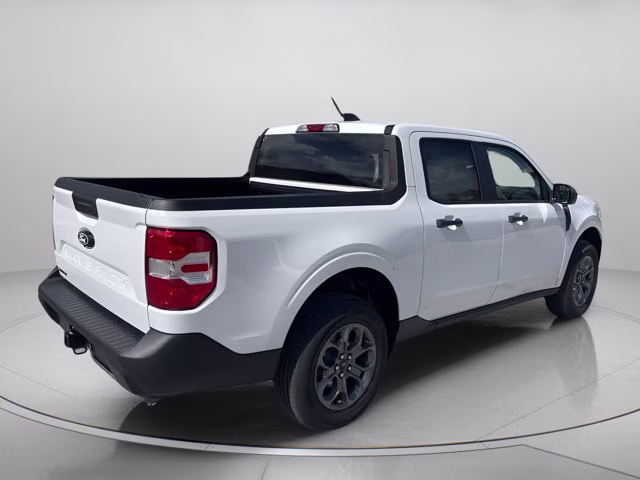 2026 Oxford White Ford Maverick XLT FWD Truck