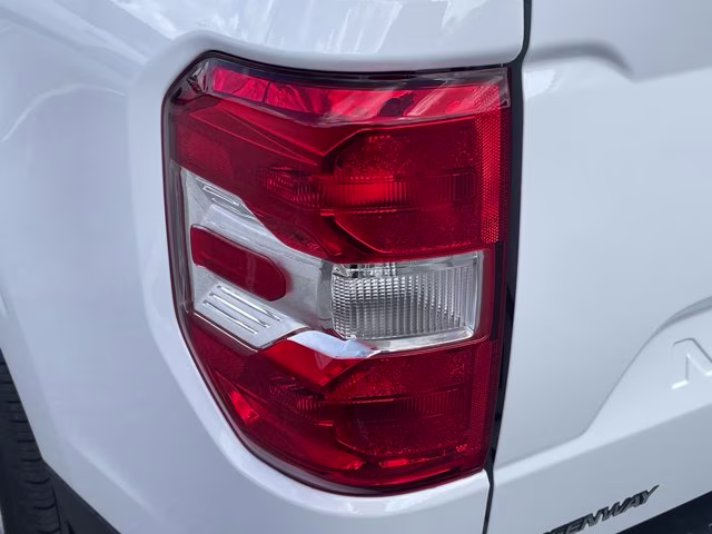 2026 Oxford White Ford Maverick XLT FWD Truck