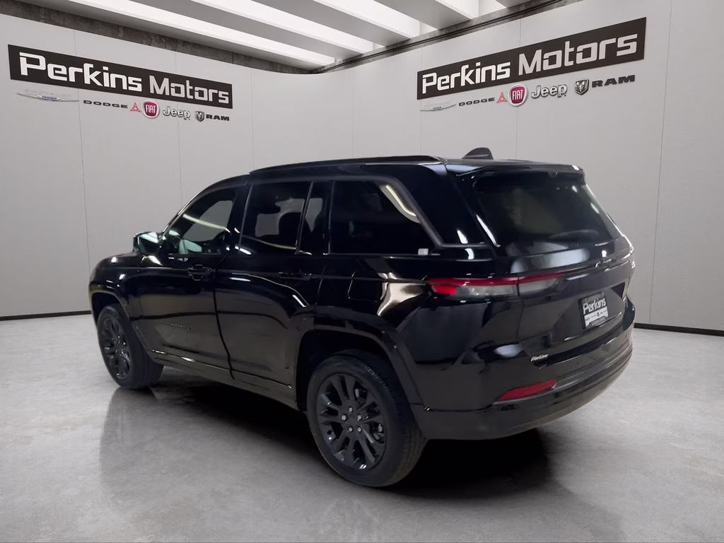 2026 Diamond Black Crystal Pearlcoat Jeep Grand Cherokee Limited Reserve 4X4 SUV