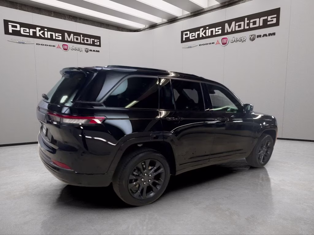 2026 Diamond Black Crystal Pearlcoat Jeep Grand Cherokee Limited Reserve 4X4 SUV