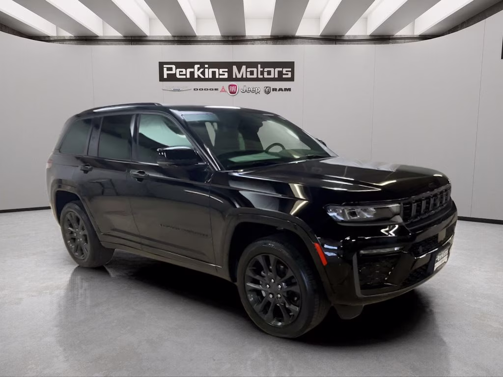 2026 Diamond Black Crystal Pearlcoat Jeep Grand Cherokee Limited Reserve 4X4 SUV