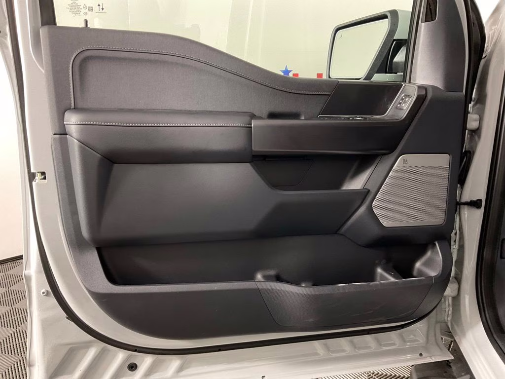 2026 Avalanche Ford F-150 Lariat 4X4 Truck