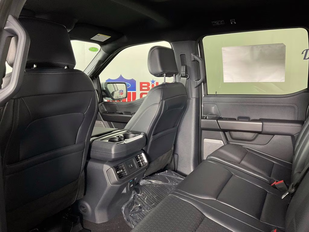 2026 Avalanche Ford F-150 Lariat 4X4 Truck
