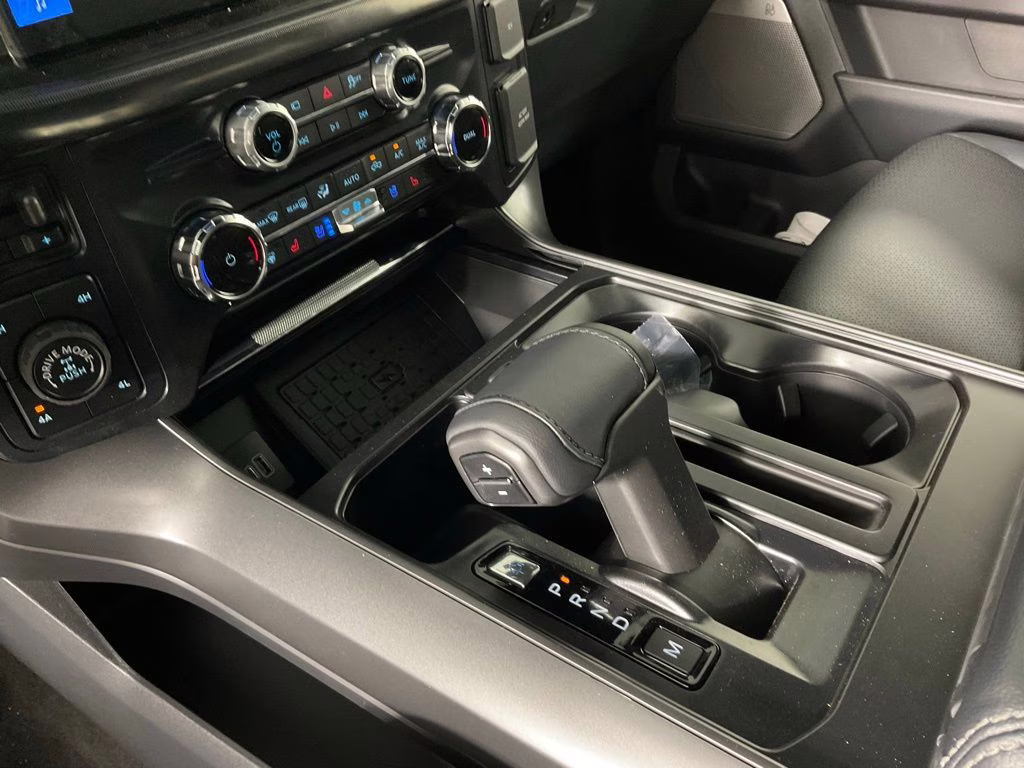 2026 Avalanche Ford F-150 Lariat 4X4 Truck