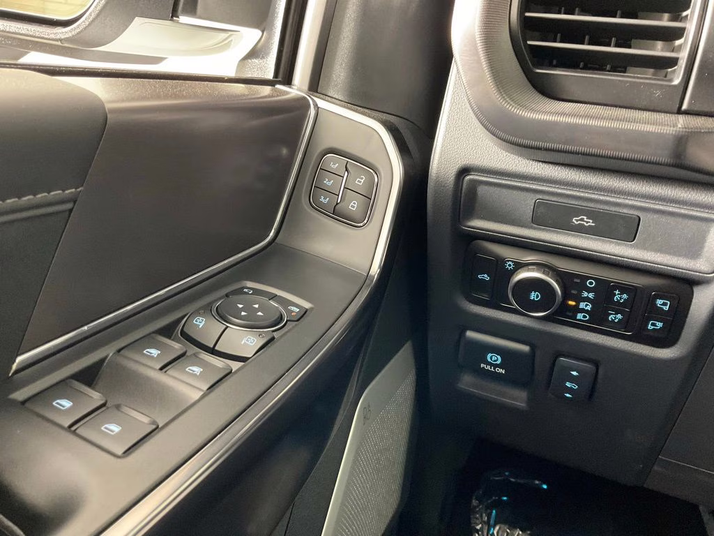 2026 Avalanche Ford F-150 Platinum 4X4 Truck