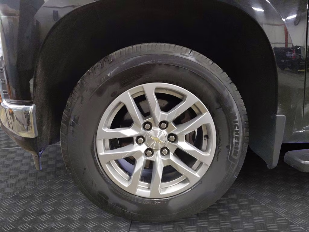 2020 Black Chevrolet Silverado 1500 LT w/Trailer Camera & Convenience 2 Pkgs 4X4 Truck