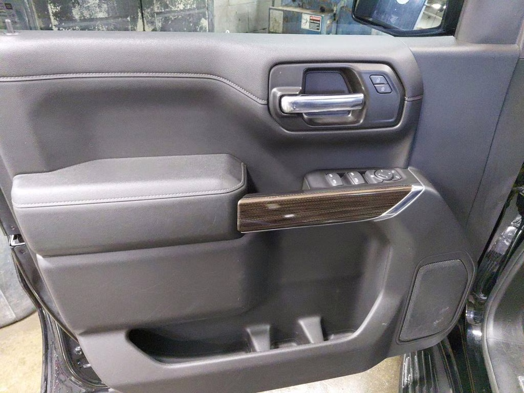 2020 Black Chevrolet Silverado 1500 LT w/Trailer Camera & Convenience 2 Pkgs 4X4 Truck