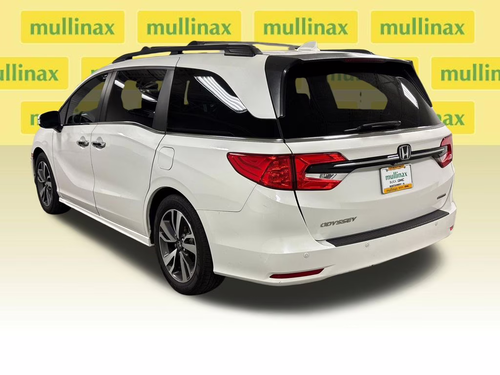 2021 White Honda Odyssey Touring FWD Van