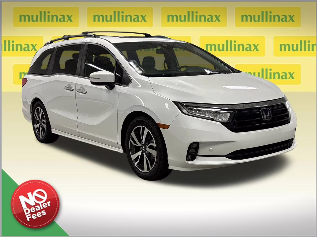 2021 White Honda Odyssey Touring FWD Van