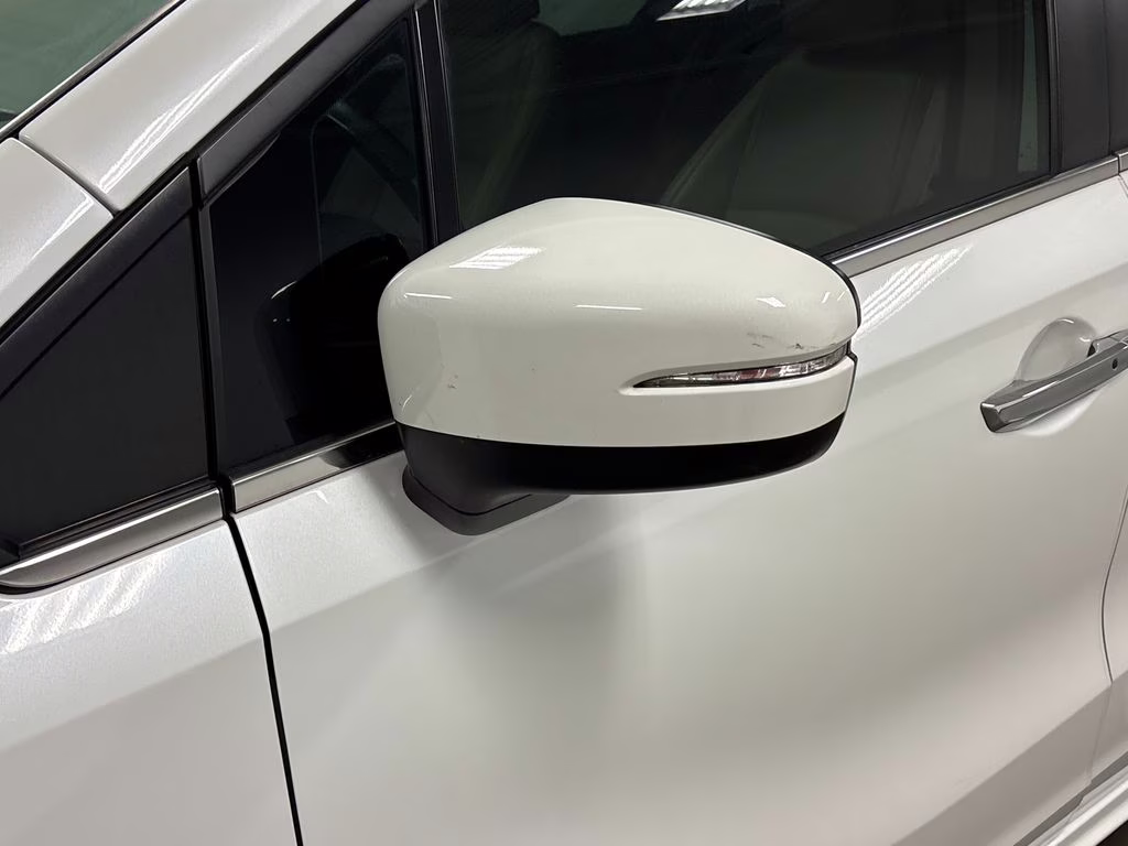 2021 White Honda Odyssey Touring FWD Van