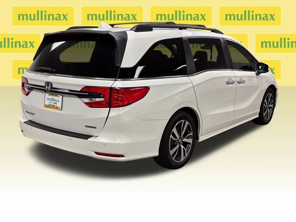 2021 White Honda Odyssey Touring FWD Van