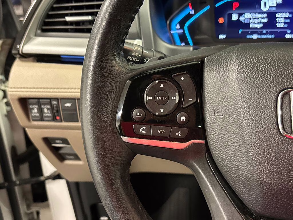 2021 White Honda Odyssey Touring FWD Van