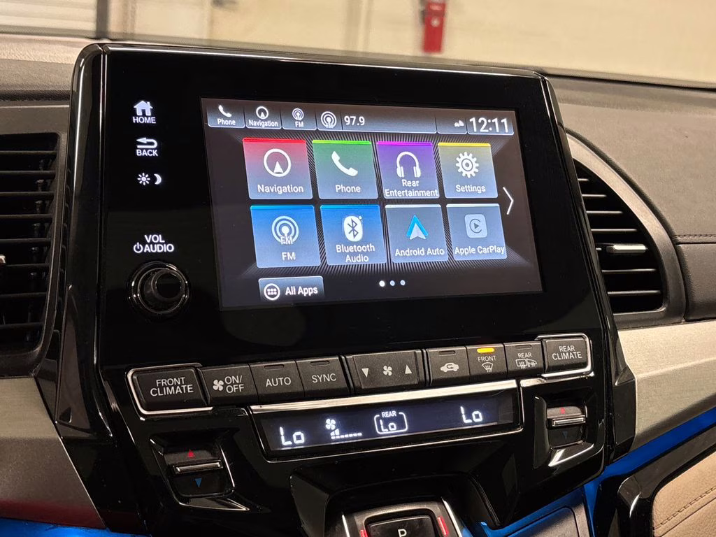 2021 White Honda Odyssey Touring FWD Van