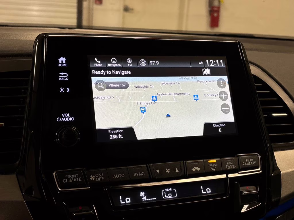 2021 White Honda Odyssey Touring FWD Van
