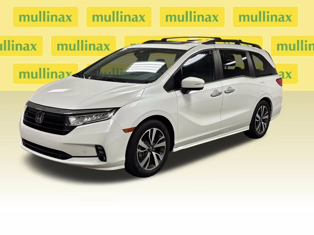 2021 White Honda Odyssey Touring FWD Van
