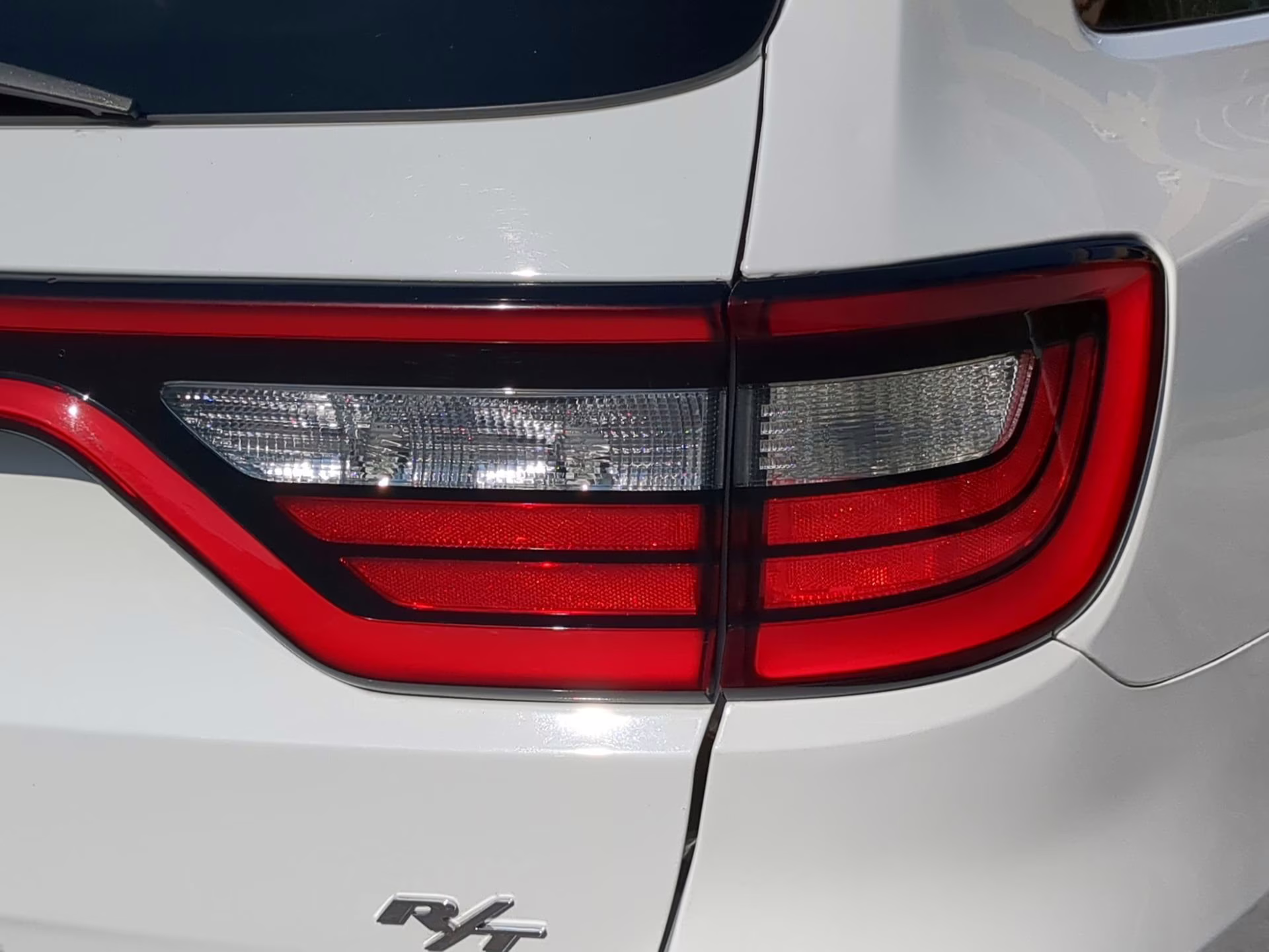 2022 White Knuckle Clearcoat Dodge Durango R/T RWD SUV