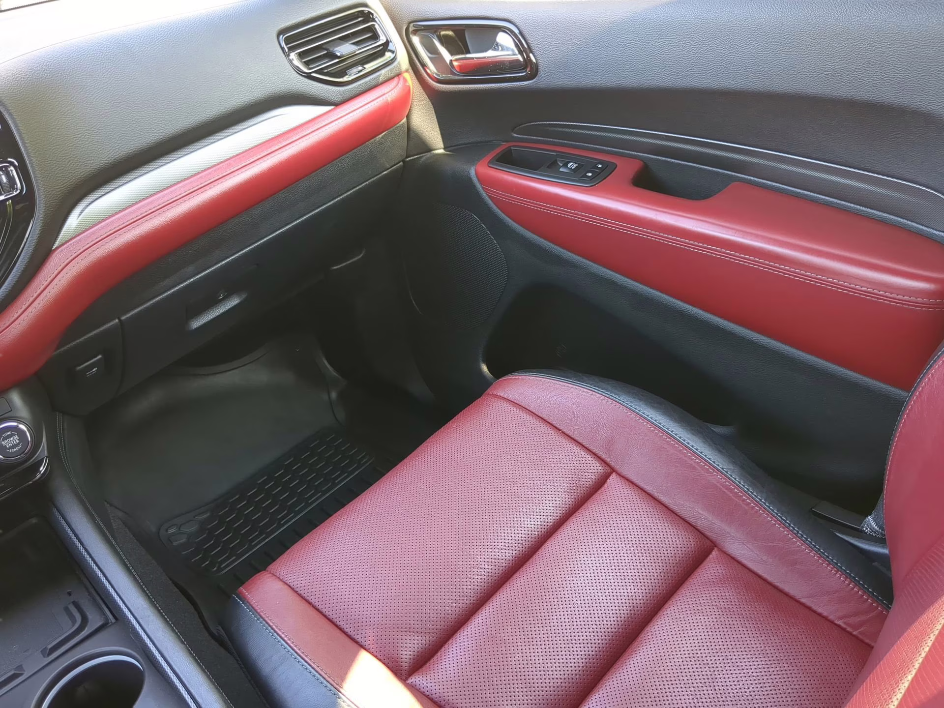 2022 White Knuckle Clearcoat Dodge Durango R/T RWD SUV