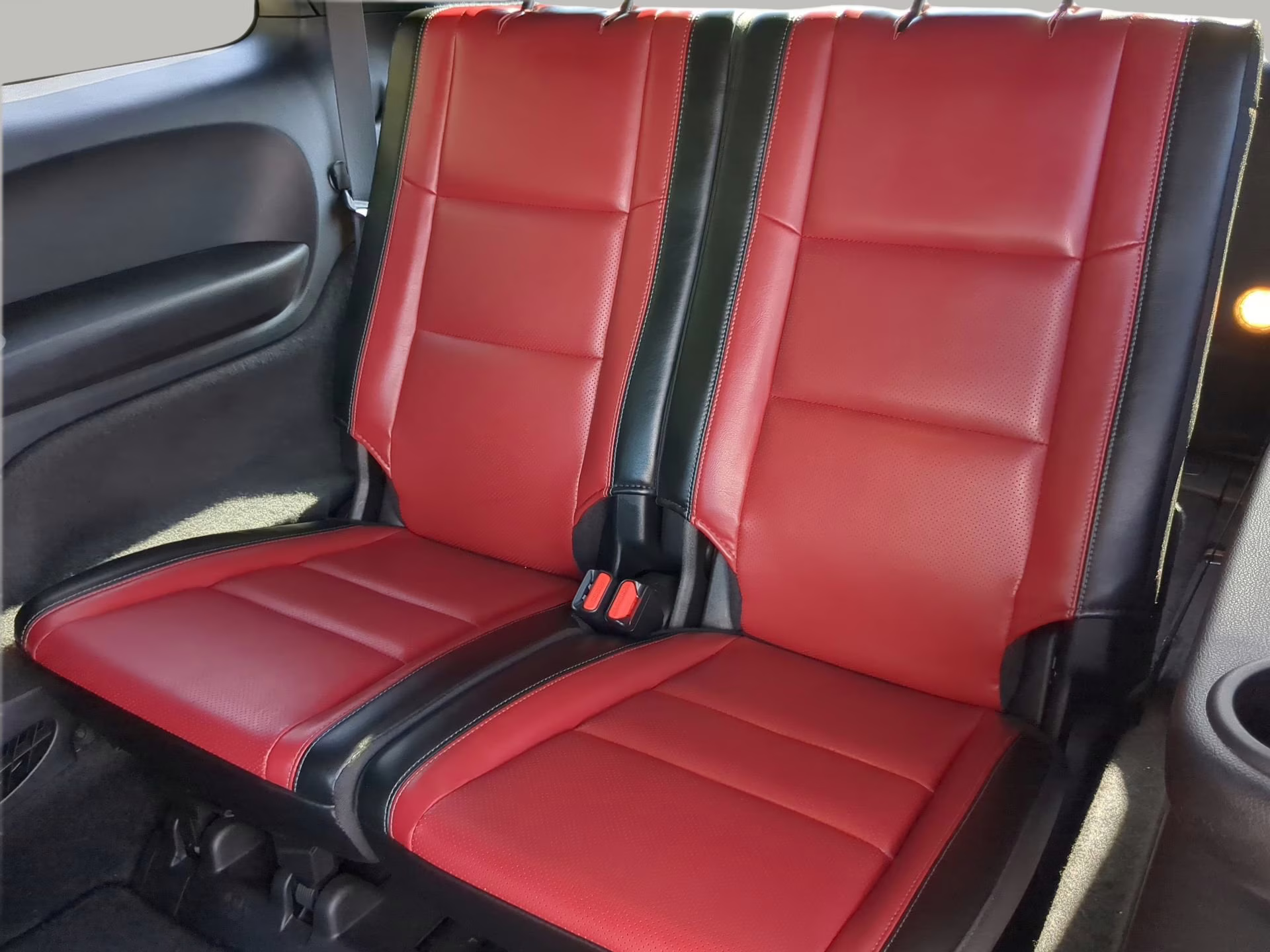 2022 White Knuckle Clearcoat Dodge Durango R/T RWD SUV