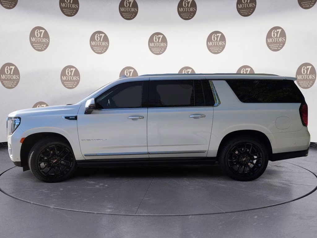 2024 White Frost Tricoat GMC Yukon XL Denali 4X4 SUV