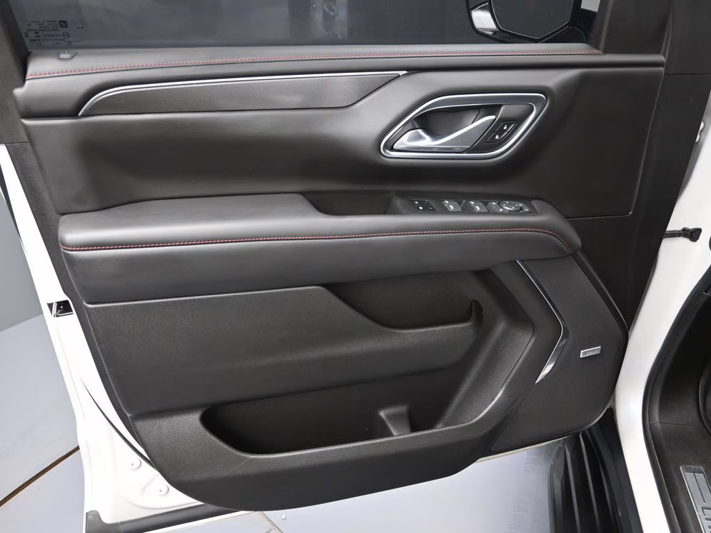 2022 Iridescent Pearl Tricoat Chevrolet Suburban RST 4X4 SUV