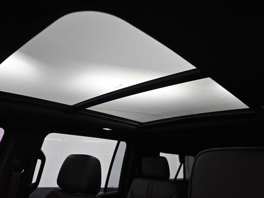 2022 Iridescent Pearl Tricoat Chevrolet Suburban RST 4X4 SUV