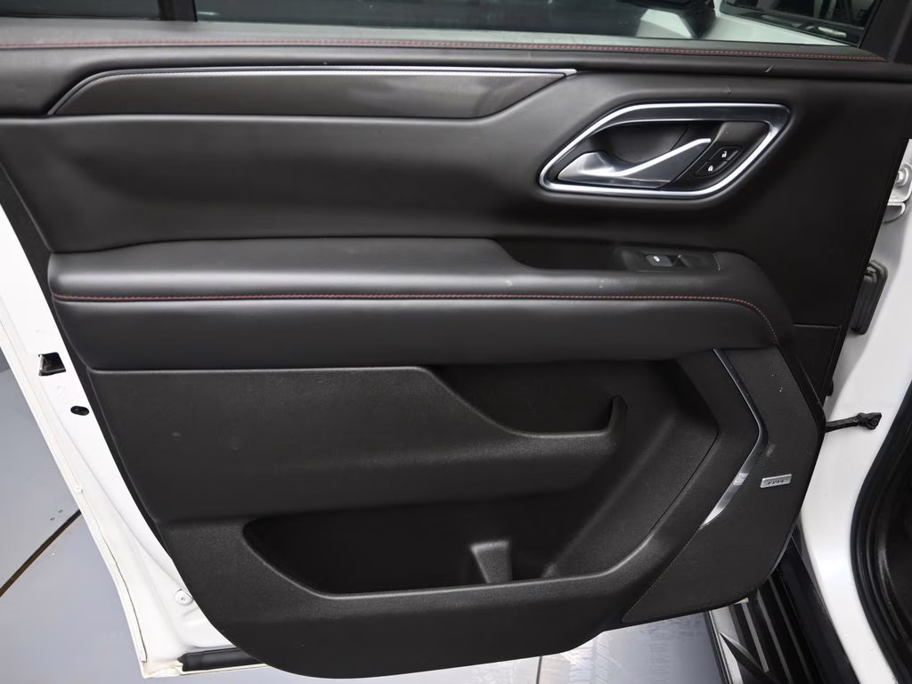 2022 Iridescent Pearl Tricoat Chevrolet Suburban RST 4X4 SUV