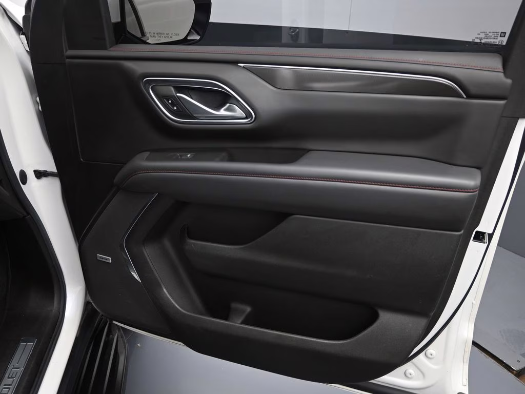 2022 Iridescent Pearl Tricoat Chevrolet Suburban RST 4X4 SUV