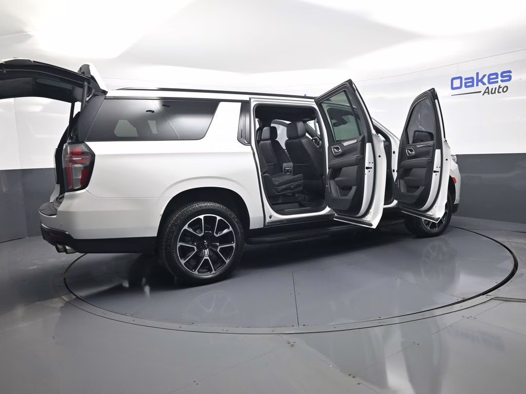 2022 Iridescent Pearl Tricoat Chevrolet Suburban RST 4X4 SUV