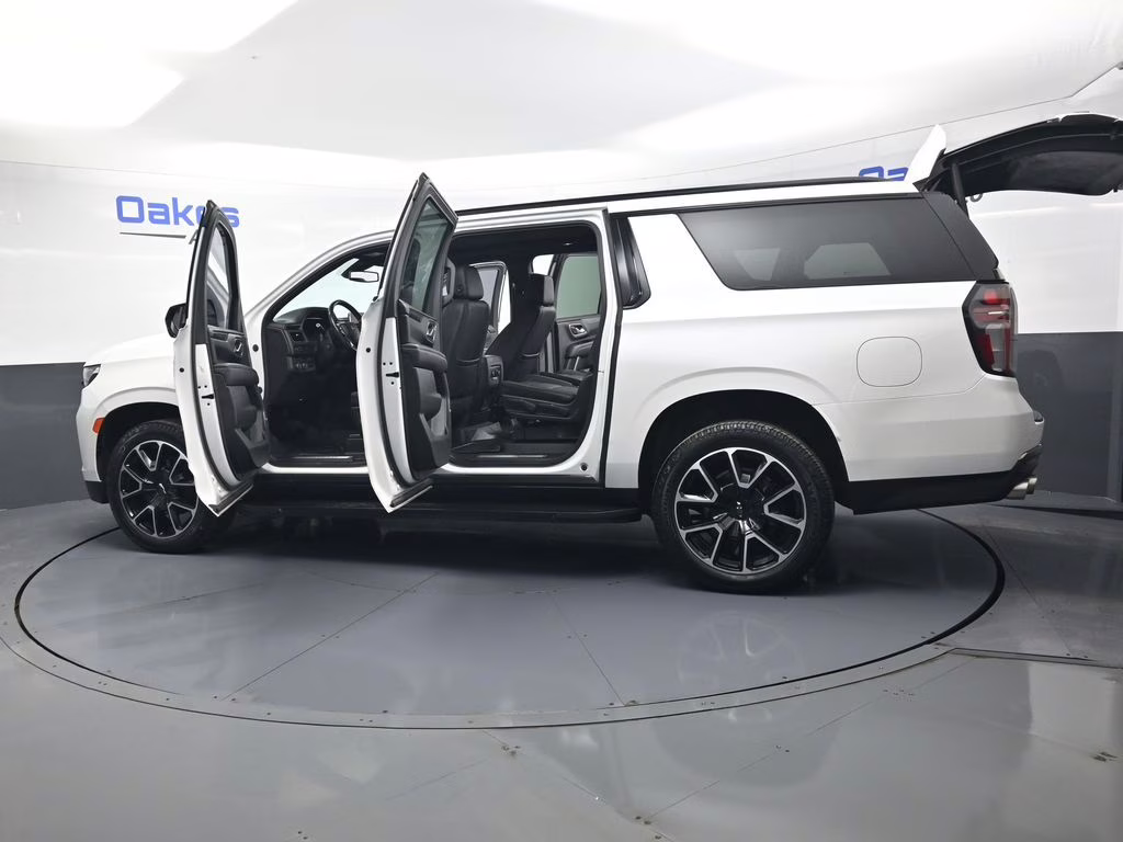 2022 Iridescent Pearl Tricoat Chevrolet Suburban RST 4X4 SUV