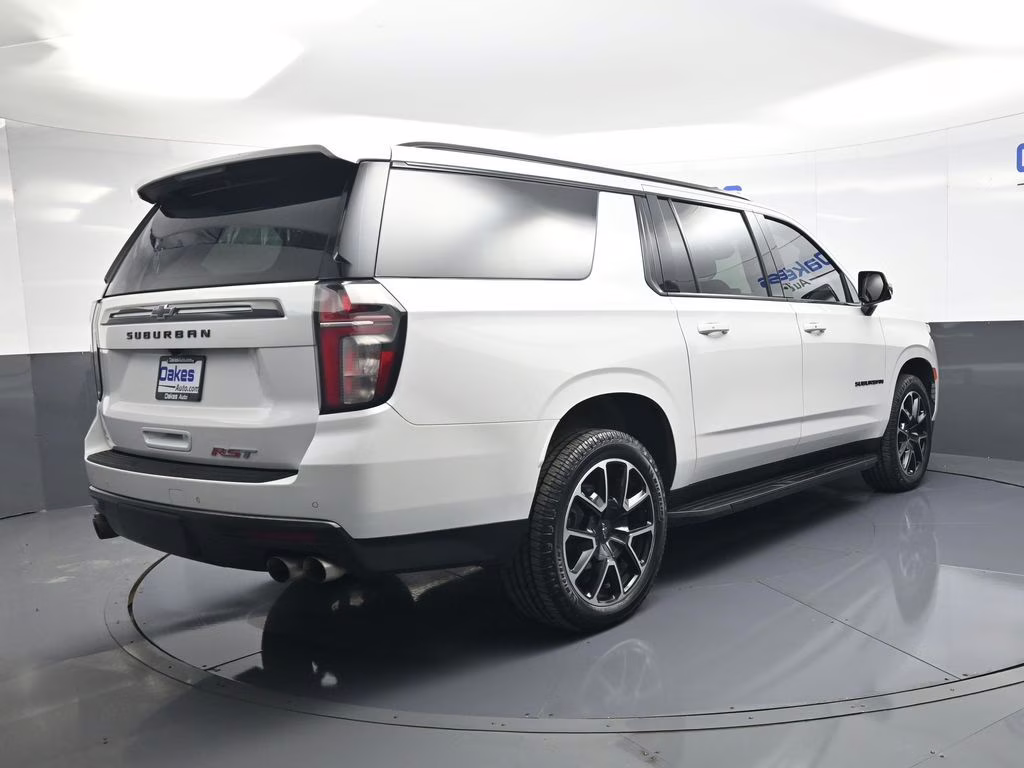 2022 Iridescent Pearl Tricoat Chevrolet Suburban RST 4X4 SUV
