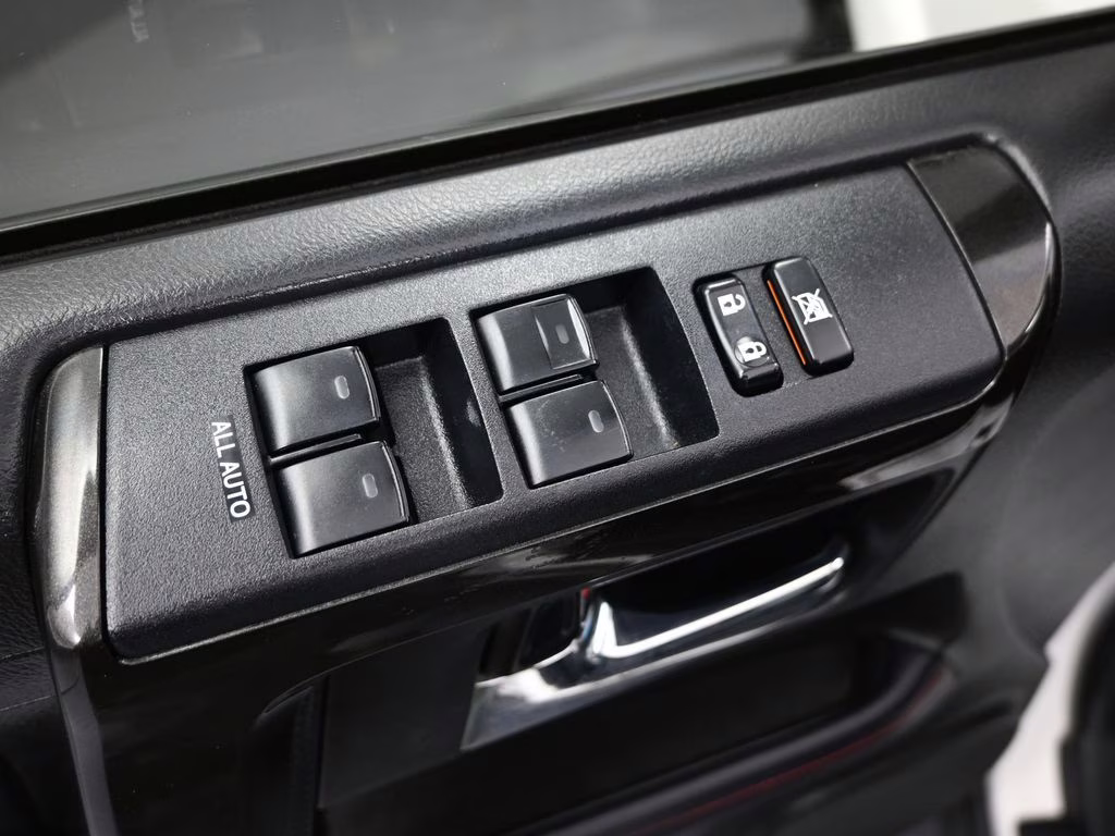 2018 Super White Toyota 4Runner TRD Off-Road Premium 4X4 SUV