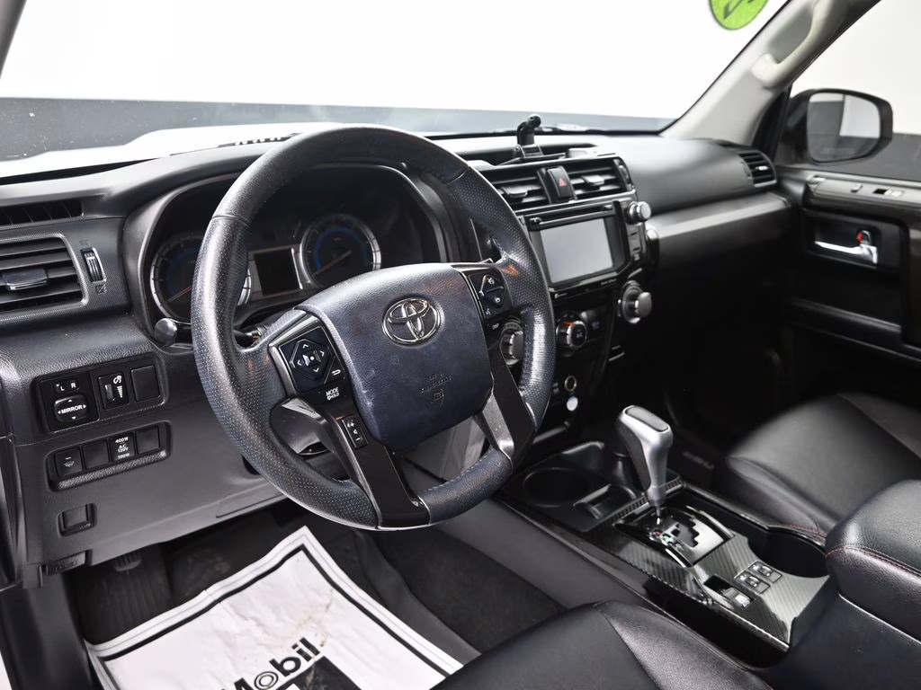 2018 Super White Toyota 4Runner TRD Off-Road Premium 4X4 SUV