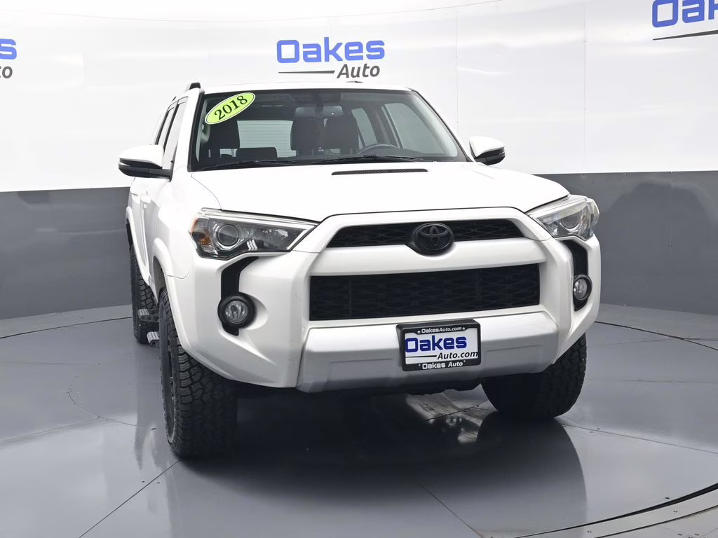 2018 Super White Toyota 4Runner TRD Off-Road Premium 4X4 SUV