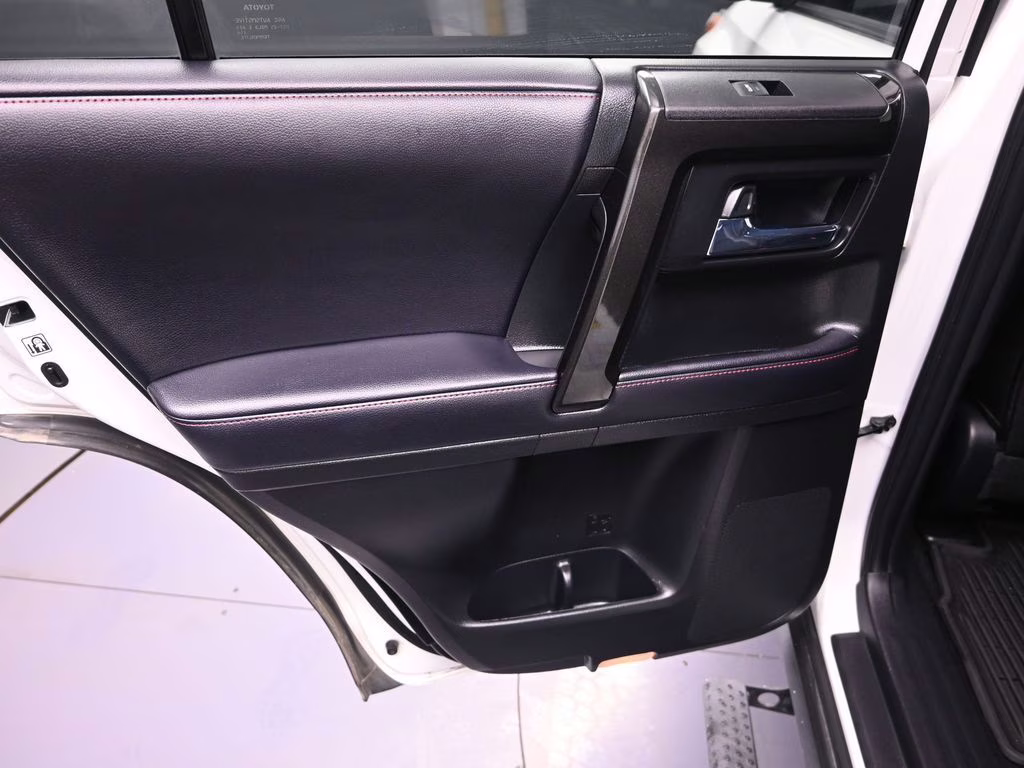 2018 Super White Toyota 4Runner TRD Off-Road Premium 4X4 SUV