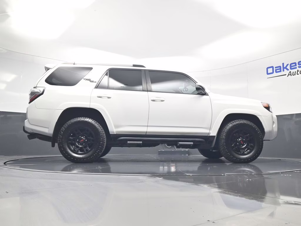 2018 Super White Toyota 4Runner TRD Off-Road Premium 4X4 SUV