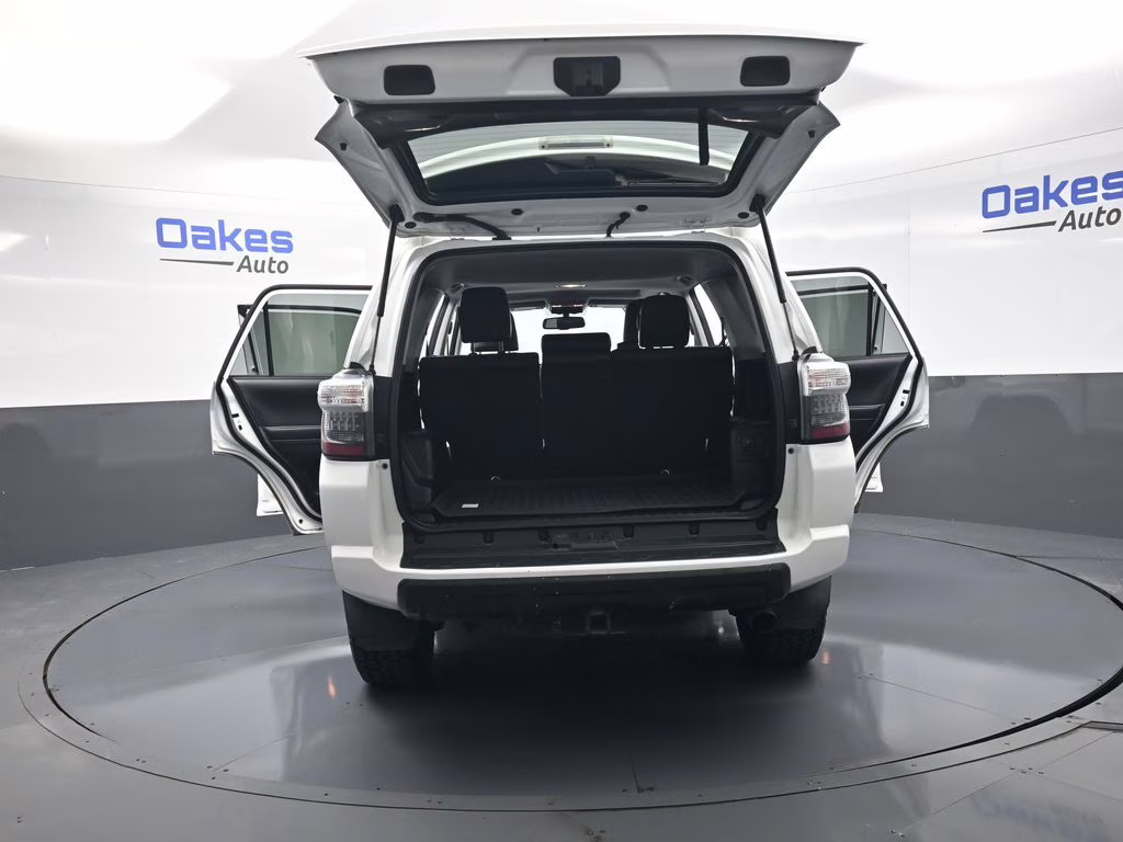 2018 Super White Toyota 4Runner TRD Off-Road Premium 4X4 SUV