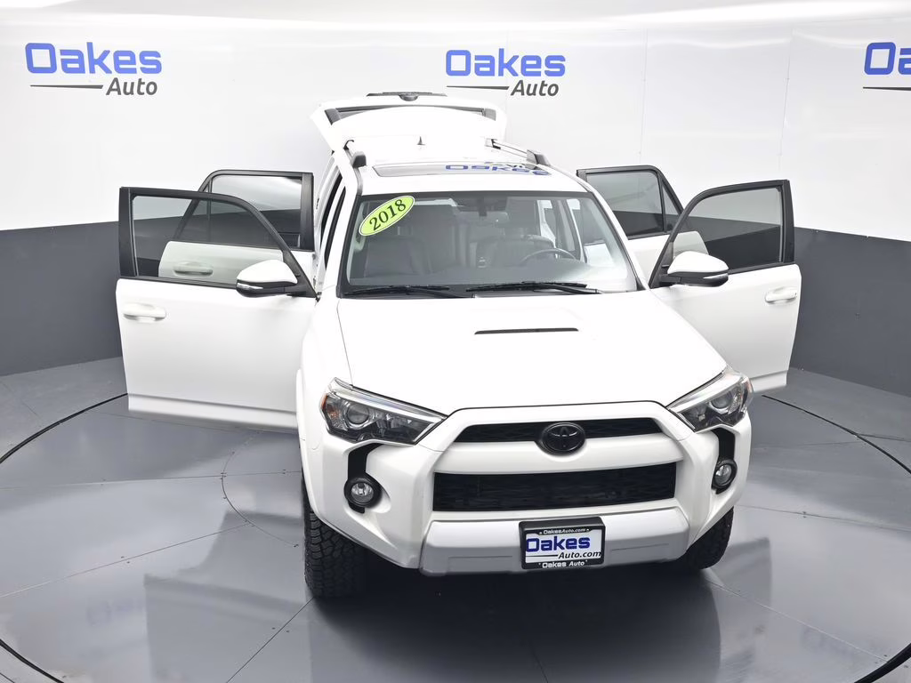 2018 Super White Toyota 4Runner TRD Off-Road Premium 4X4 SUV