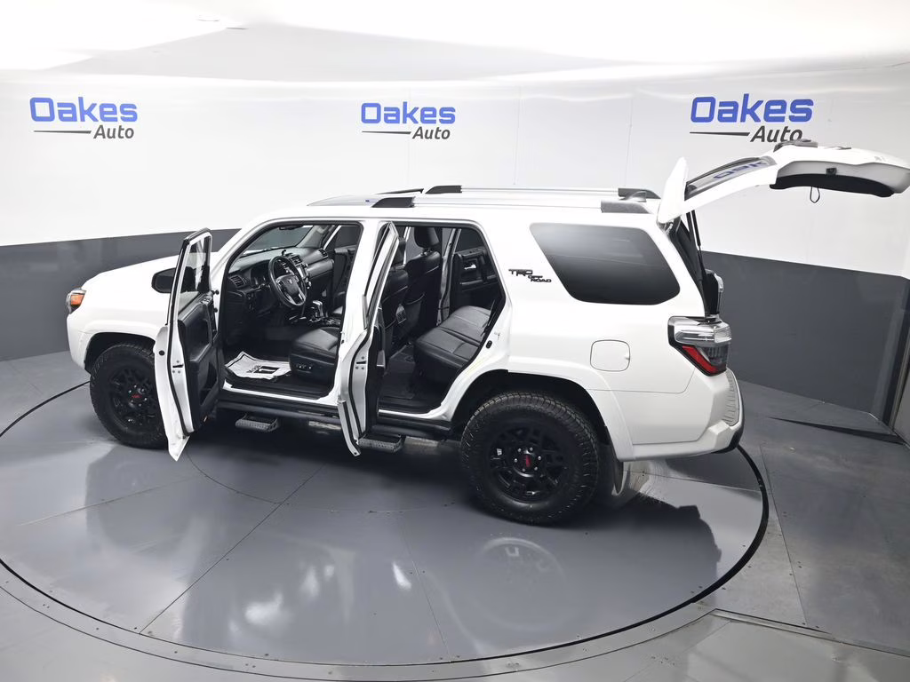 2018 Super White Toyota 4Runner TRD Off-Road Premium 4X4 SUV