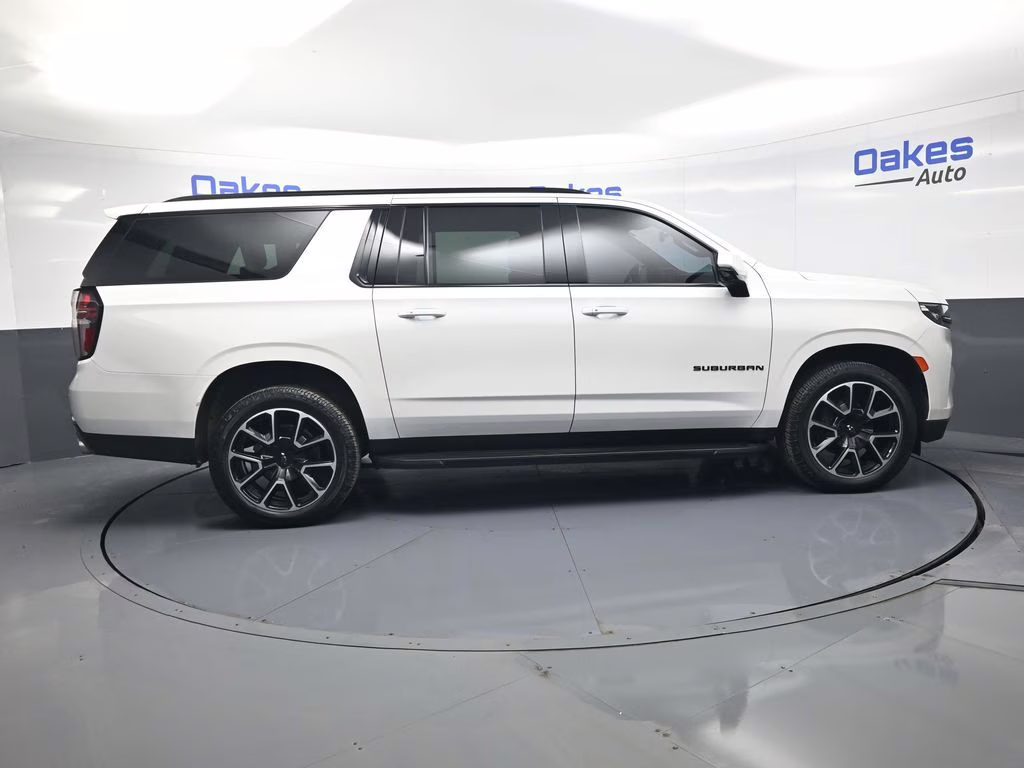 2022 Iridescent Pearl Tricoat Chevrolet Suburban RST 4X4 SUV