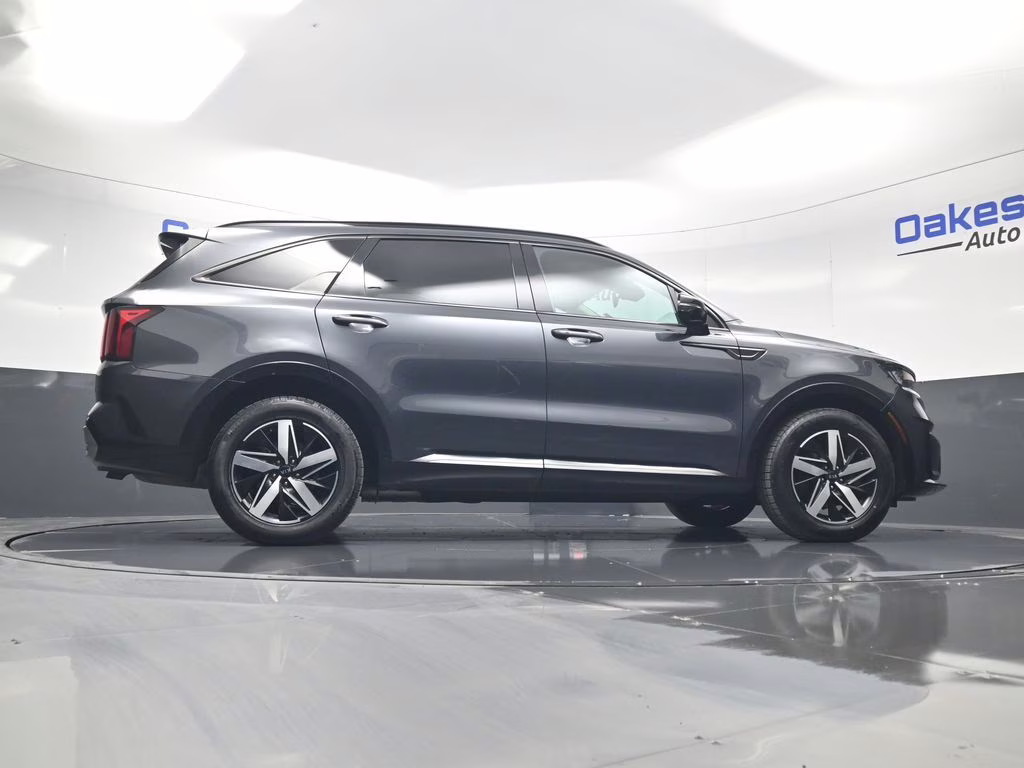 2021 Gravity Gray Kia Sorento EX FWD SUV