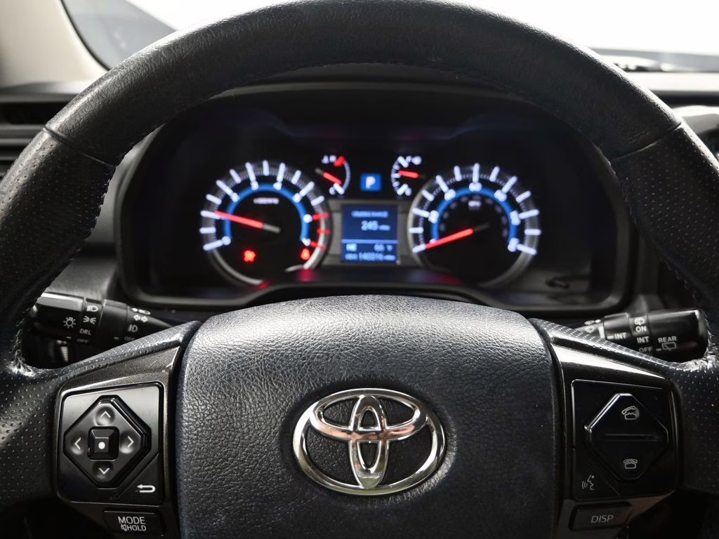 2018 Super White Toyota 4Runner TRD Off-Road Premium 4X4 SUV