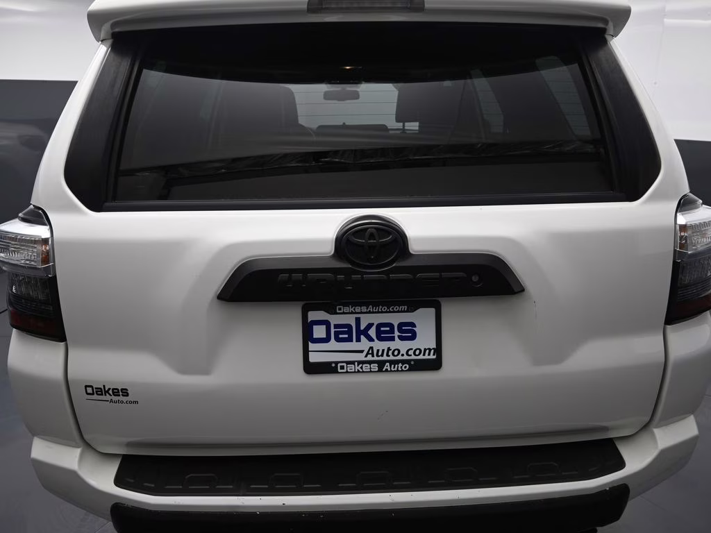 2018 Super White Toyota 4Runner TRD Off-Road Premium 4X4 SUV