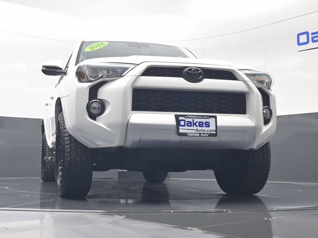 2018 Super White Toyota 4Runner TRD Off-Road Premium 4X4 SUV