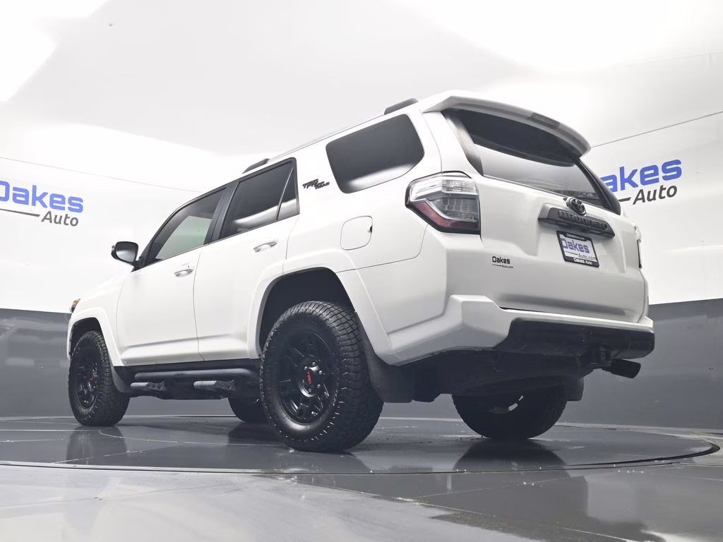 2018 Super White Toyota 4Runner TRD Off-Road Premium 4X4 SUV